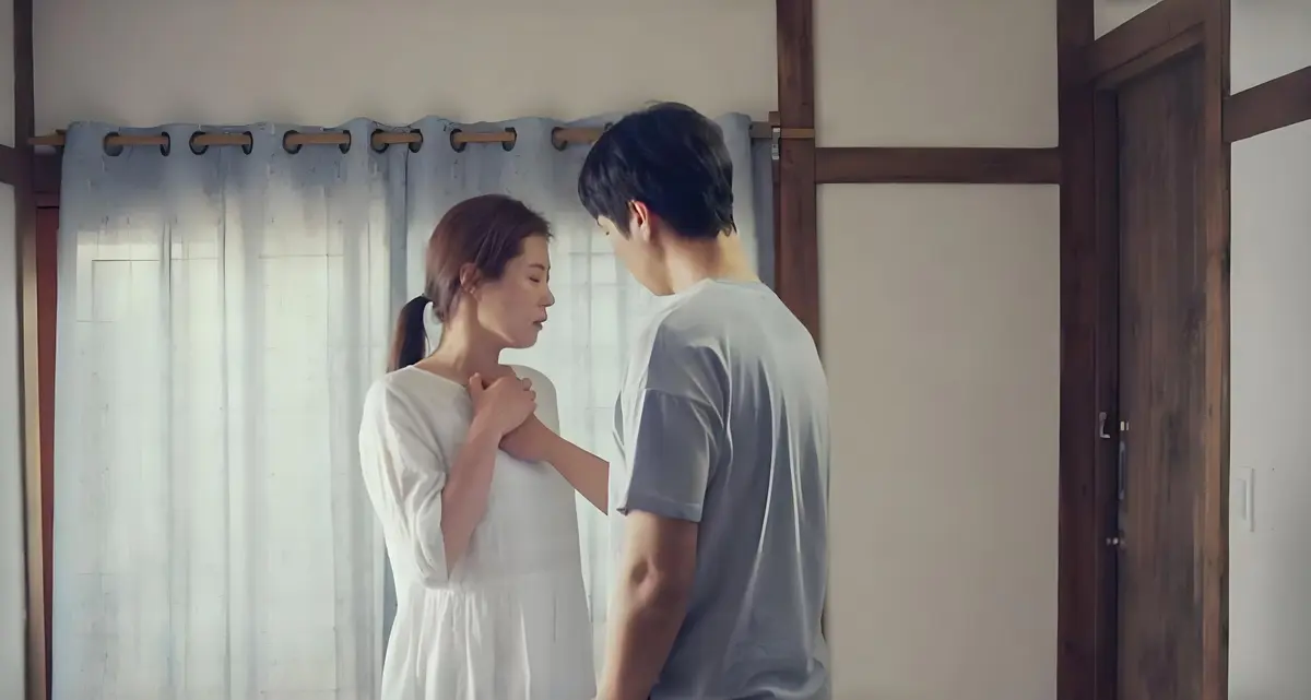 《出轨》HD高清完整版在线观看-韩国电影《出轨》全集1080P未删减资源-免费无广告播放中字