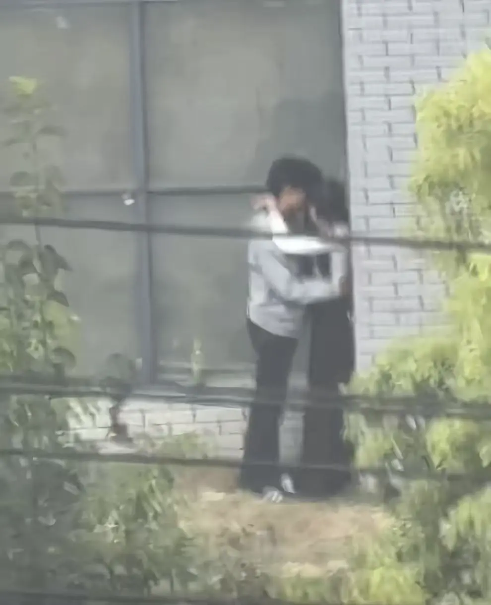 《蚌埠职教园情侣野外视频》事件全过程完整呈现-资源下载-蚌埠职教园情侣野外视频原生态实录免费鉴赏