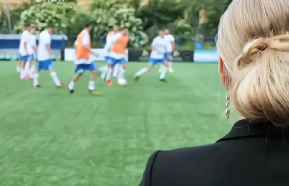 《footballersmoms》无删减版免费观看-《足球队的女老板们》法国电影在线播放-足球女老板高清完整版HD中字资源